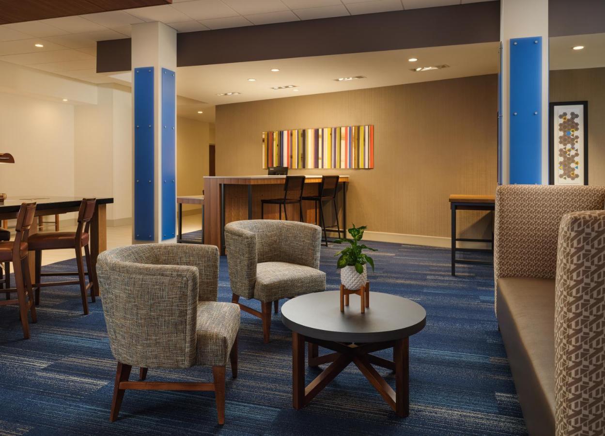 Holiday Inn Express & Suites - Lockport By Ihg Exterior photo